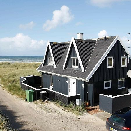 6 Person Holiday Home In Блокгус Номер фото