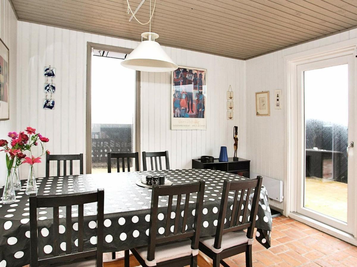 6 Person Holiday Home In Блокгус Номер фото