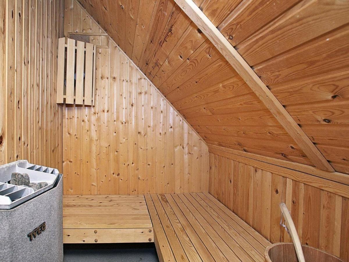 6 Person Holiday Home In Блокгус Номер фото